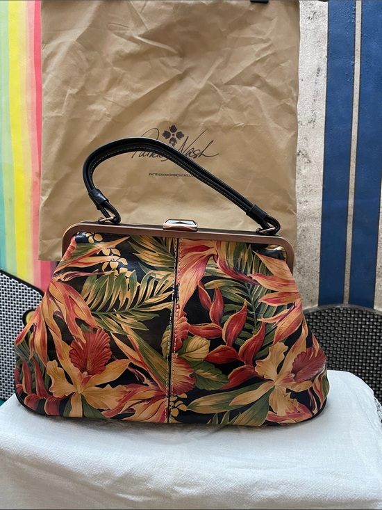 Patricia Nash Handbags - Patricia Nash 100% Italian Leather Cuban Tropical Paradise print